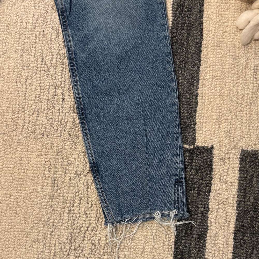 GRLFRND Women’s Straight Leg Jeans in Medium Blue Wash - Picture 2 of 8